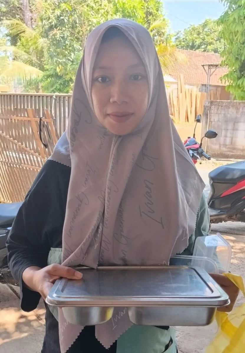 Pemberian Makanan Bergizi (MBG) bagi Bumil, Busui, dan Balita di Posyandu Harapan 2 RW 04 Desa Karanggondang
