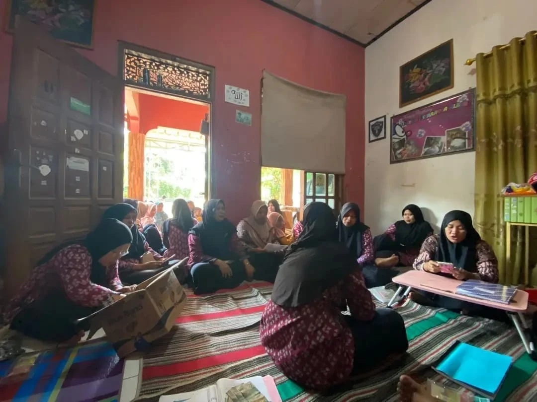 AKSI PEDULI PKK RW 04 Warga Galang Dana Untuk Anggota Yang Sakit