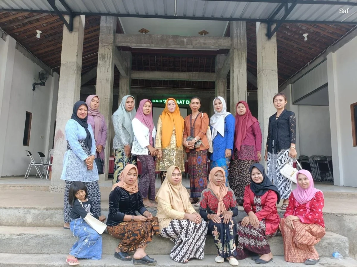 memperingati Hari kartini