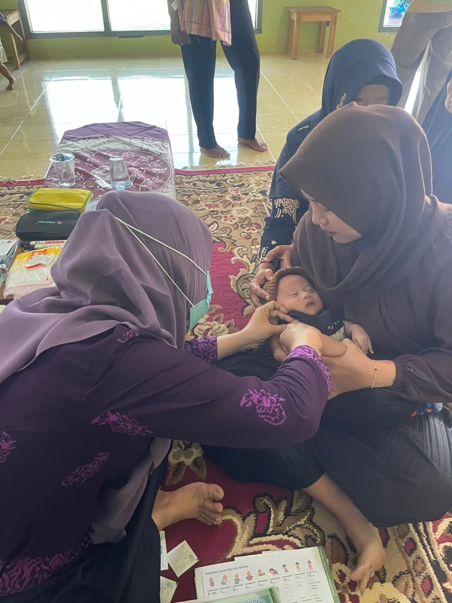 Imunisasi dan pemberian Vitamin