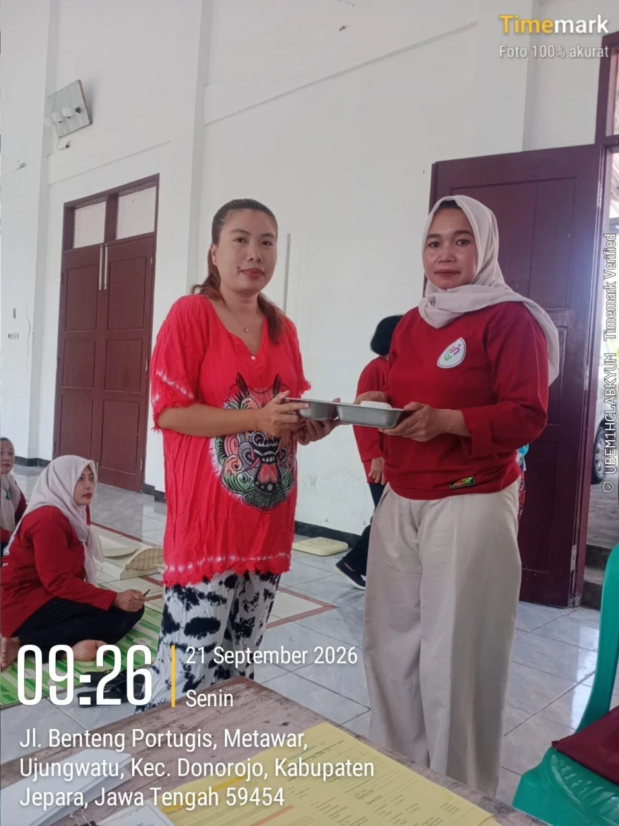 PENDISTRIBUSIAN MBG DI RW 01 POS 04 DUKUH METAWAR