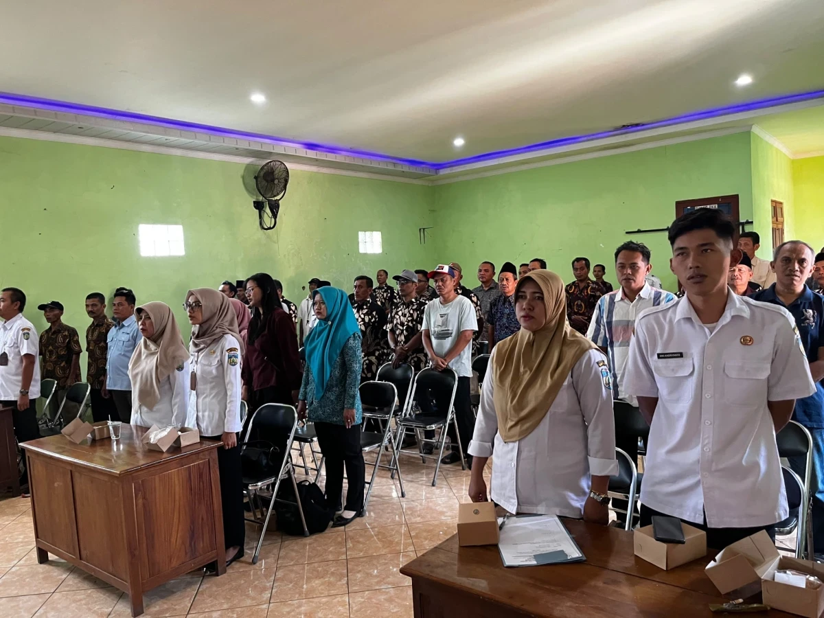 Menghadiri kegiatan pemdes desa kecapi 