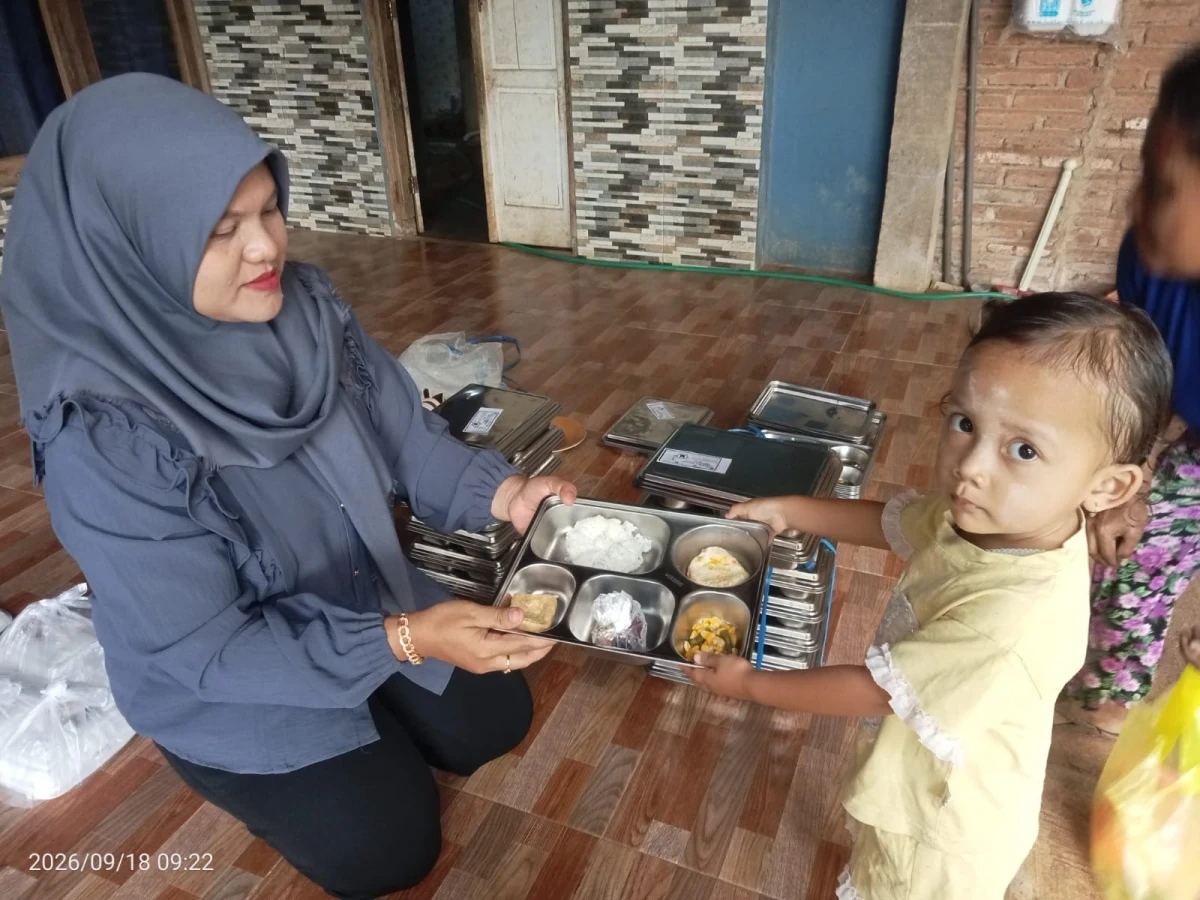PEMBAGIAN MBG BALITA DI POS PANDAN 5 DESA KEDUNGCINO