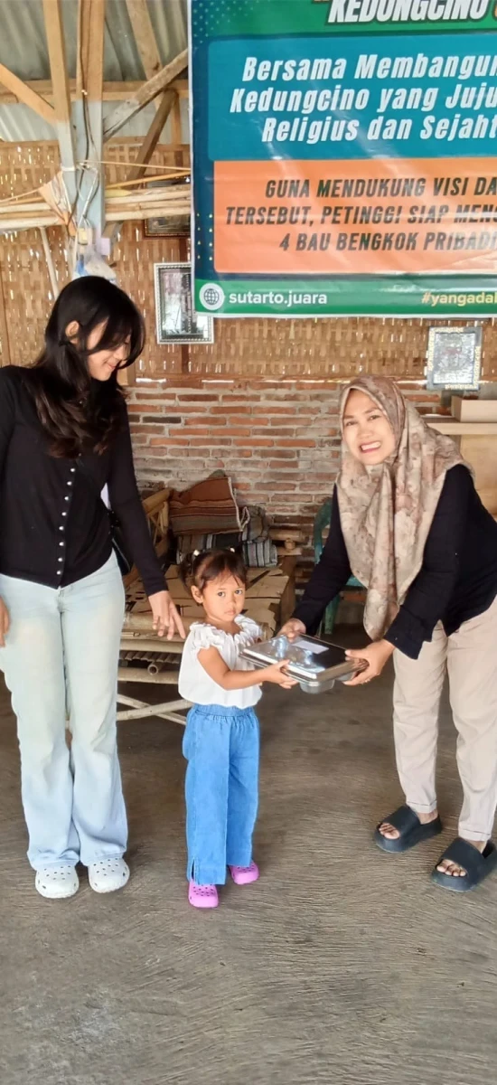 PEMBAGIAN MBG BALITA DI POS PANDAN 1 DESA KEDUNGCINO