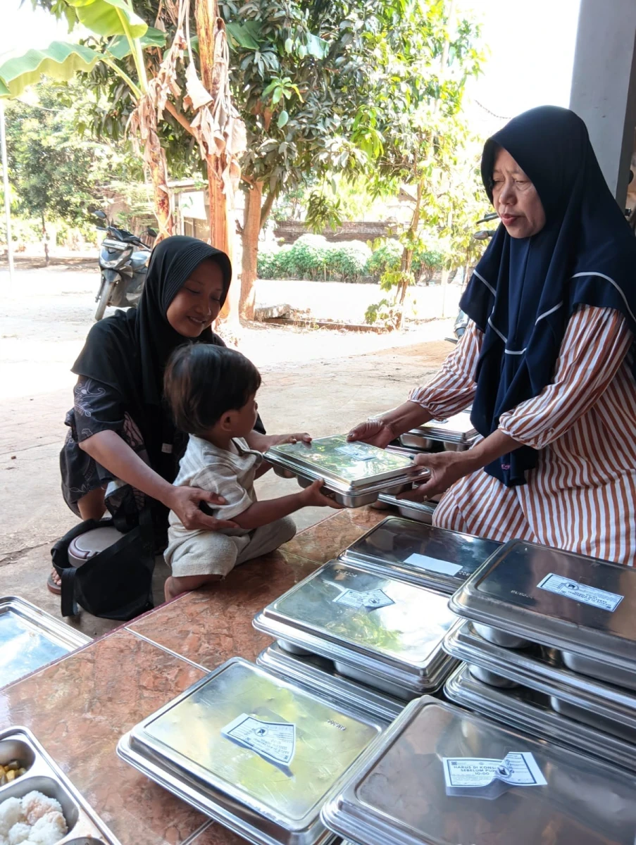 PEMBAGIAN MBG BALITA DI POS PANDAN 4 DESA KEDUNGCINO