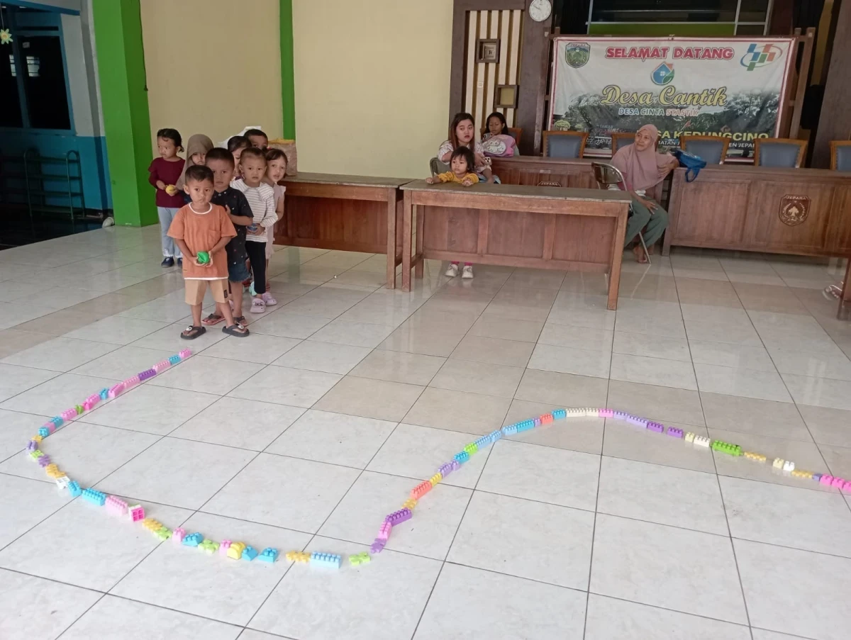 Kader PKK Pantau Kegiatan Pos PAUD Desa Kedungcino