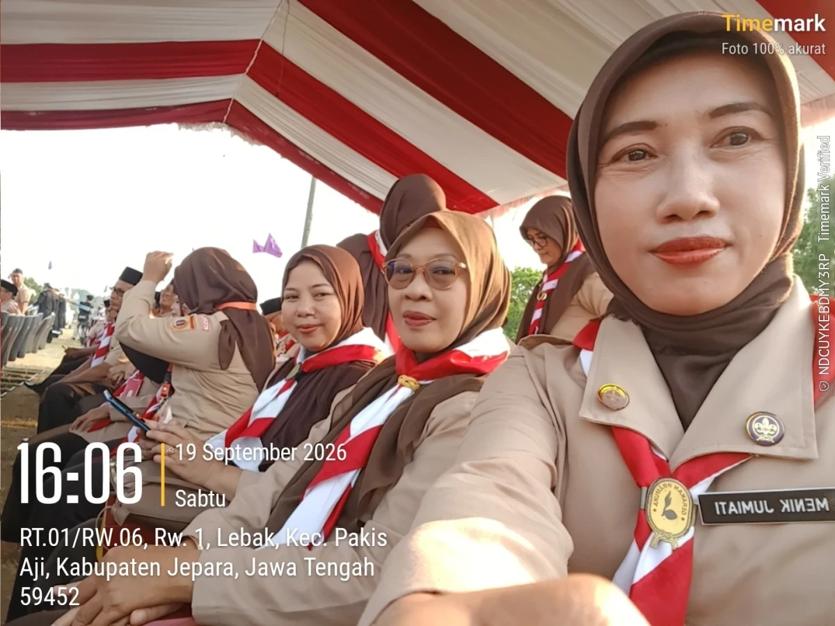 Ketua TP PKK Kecamatan Pakis Aji, Ny. Menik Jumiati Muhammad Shodiq, menghadiri Upacara Pembukaan PERSIMANU 2 dalam rangka memperingati Hari Lahir LP Ma’arif NU ke-97