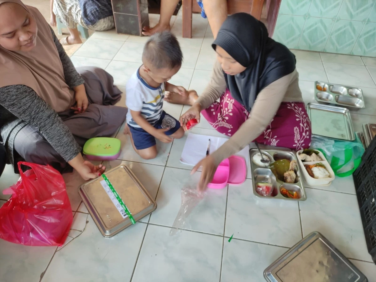 Kegiatan pembagian MBG desa geneng