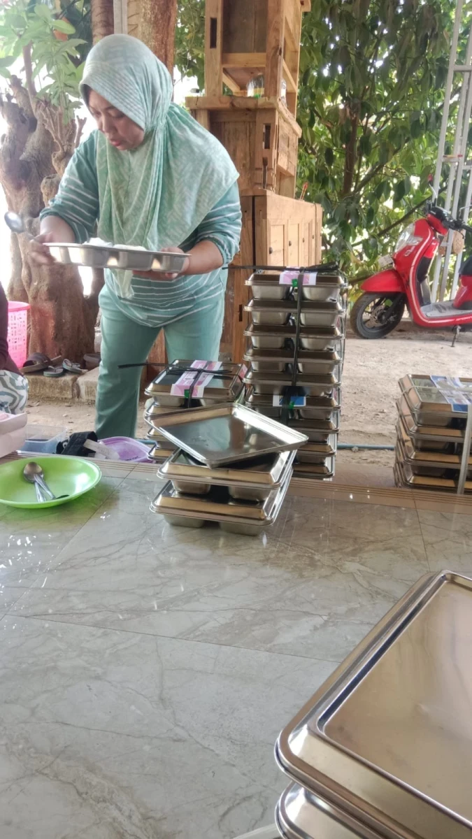 MAKANAN BERGIZI GRATIS