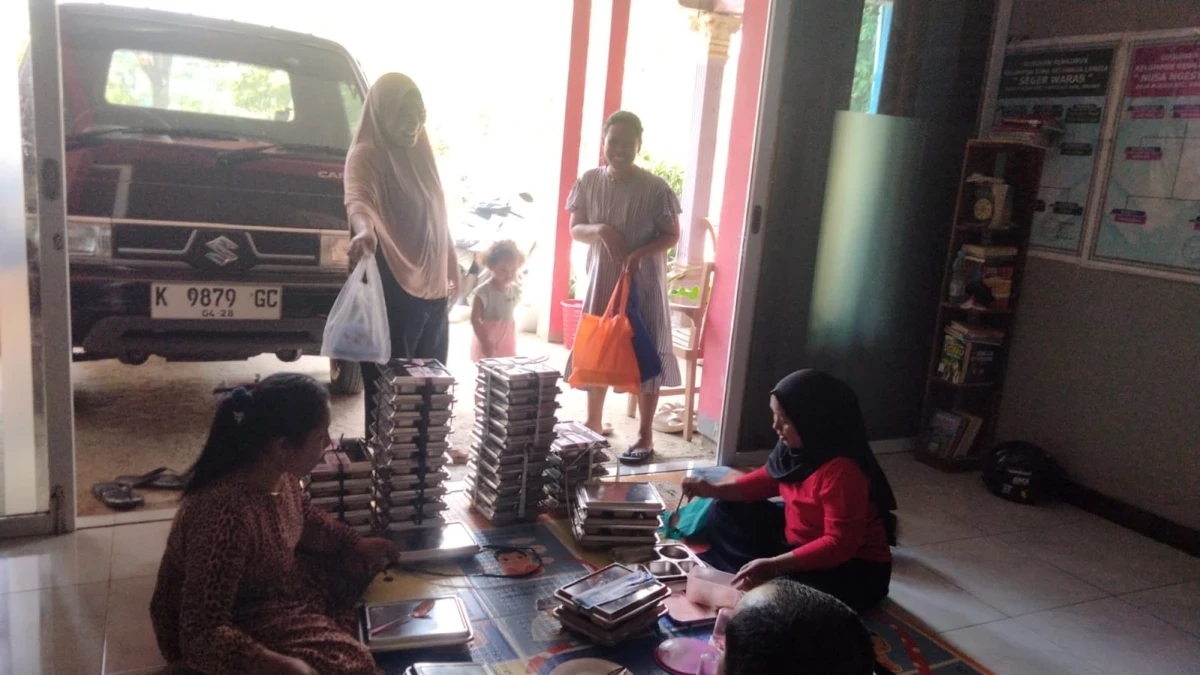 MAKANAN BERGIZI GRATIS