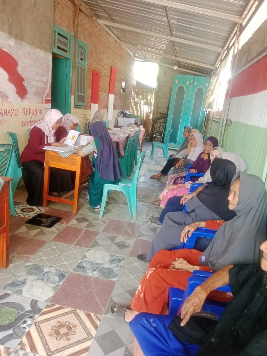 Kegiatan posyandu lansia wuni indah Desa Rau