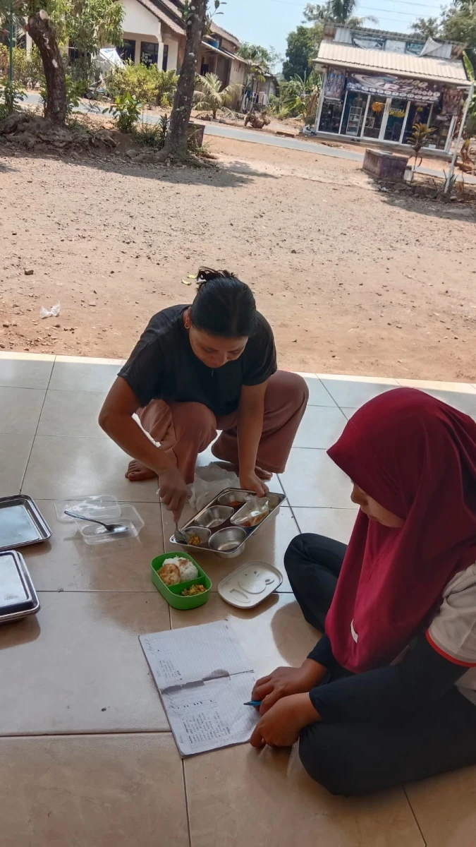 MAKANAN BERGIZI GRATIS