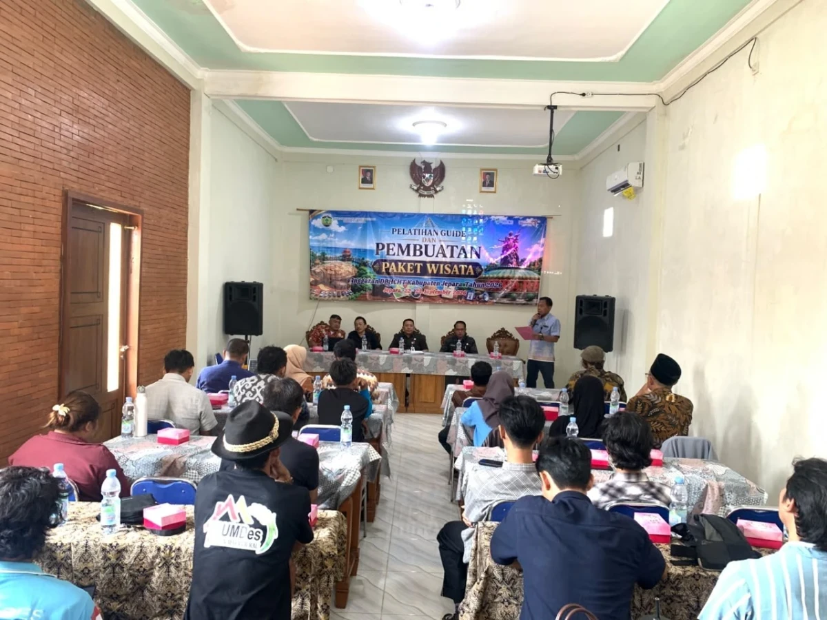 Pelatihan Guide dan Pembuatan Paket Wisata di Pondok Wisata Tegalsambi