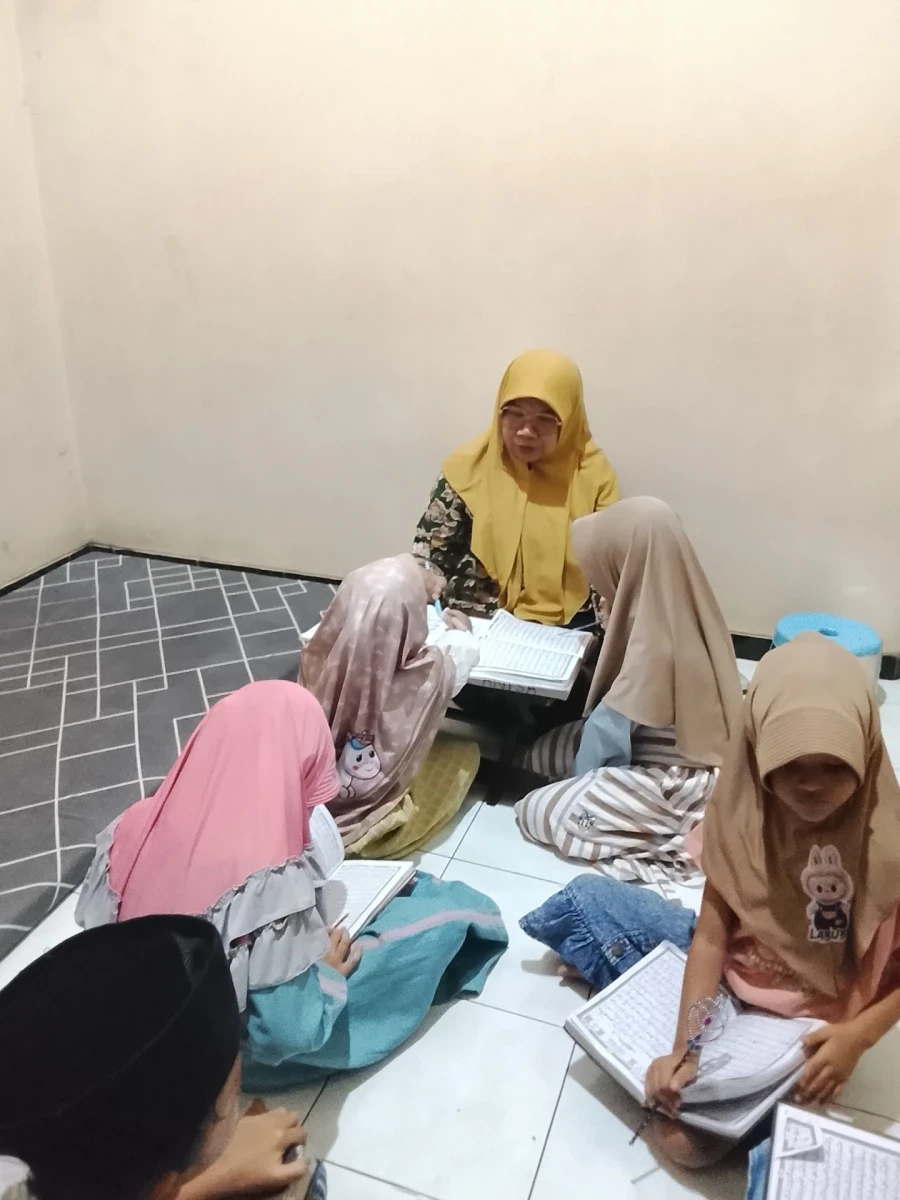 Pendampingan Anak-anak TPQ Mengaji