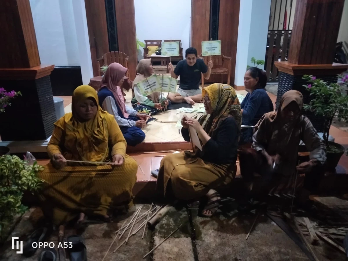 Persiapan lomba Aku Hatinya PKK