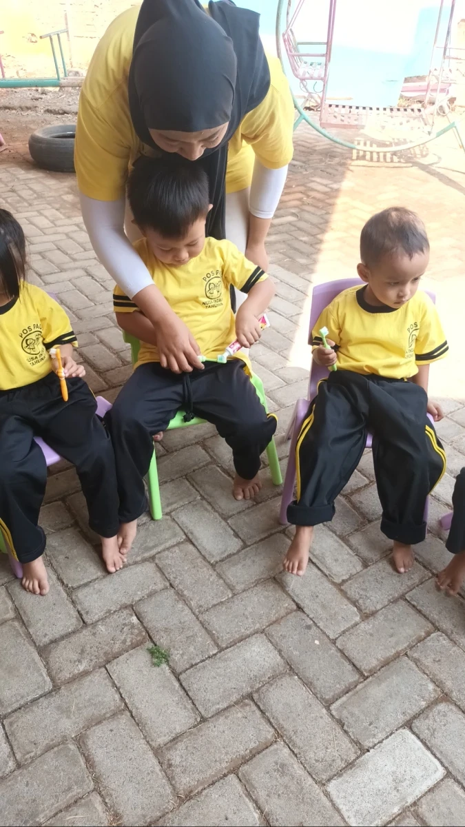 Belajar Menjaga Kebersihan Gigi melalui Kegiatan “Aku Bisa Menggosok Gigi”
