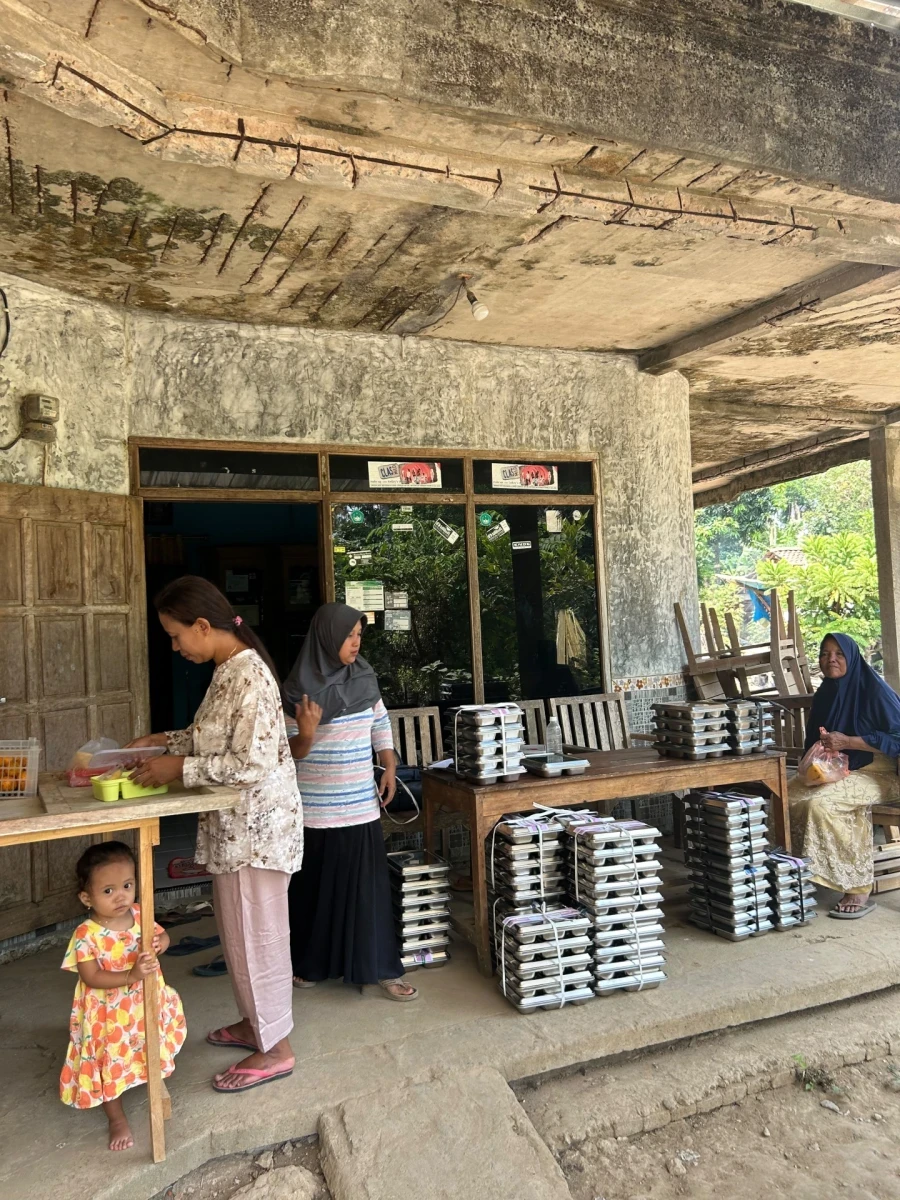 MAKANAN BERGIZI GRATIS