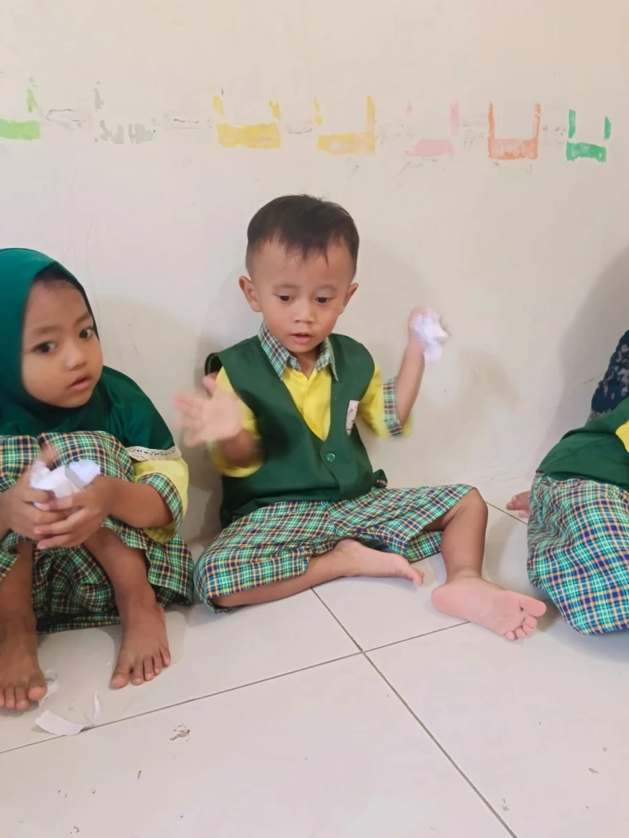 MEROBEK,MEREMAS & MENGEPAL KERTAS