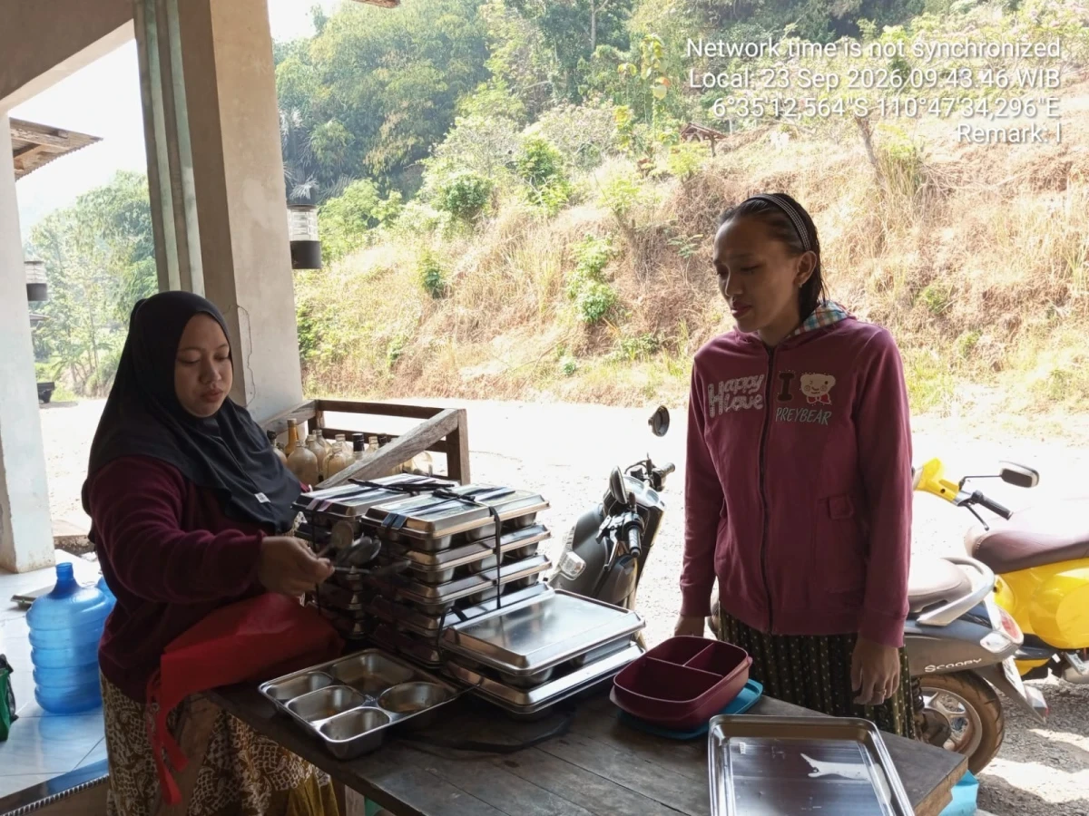 MAKANAN BERGIZI GRATIS