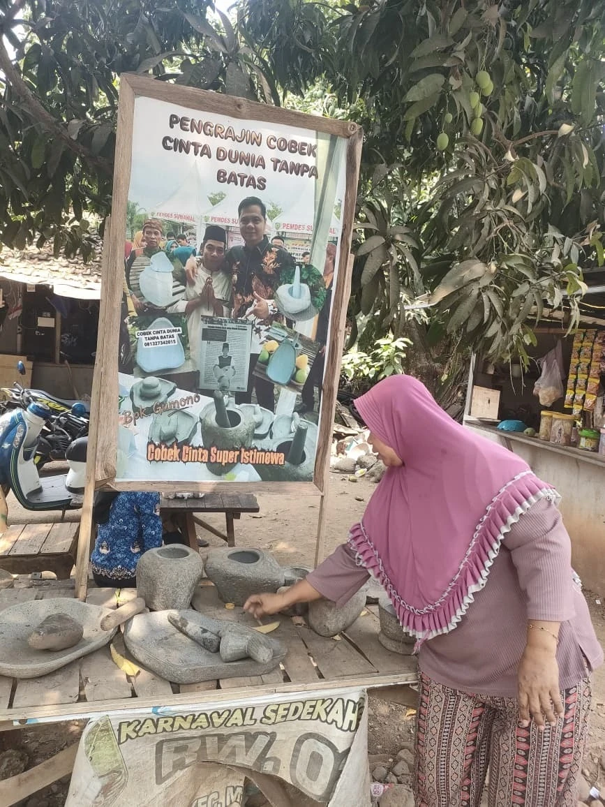 "cobek cinta" cobek produk unggulan Desa Mororejo