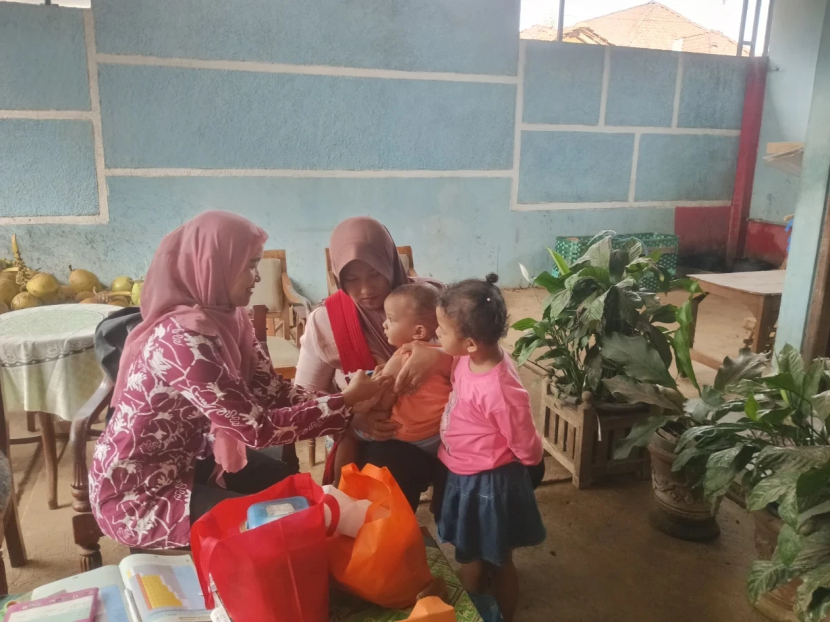 IMUNISASI BALITA DI POSYANDU WIJAYA KUSUMA , UNTUK MEWUJUDKAN GENERASI SEHAT DAN BERKUALITAS