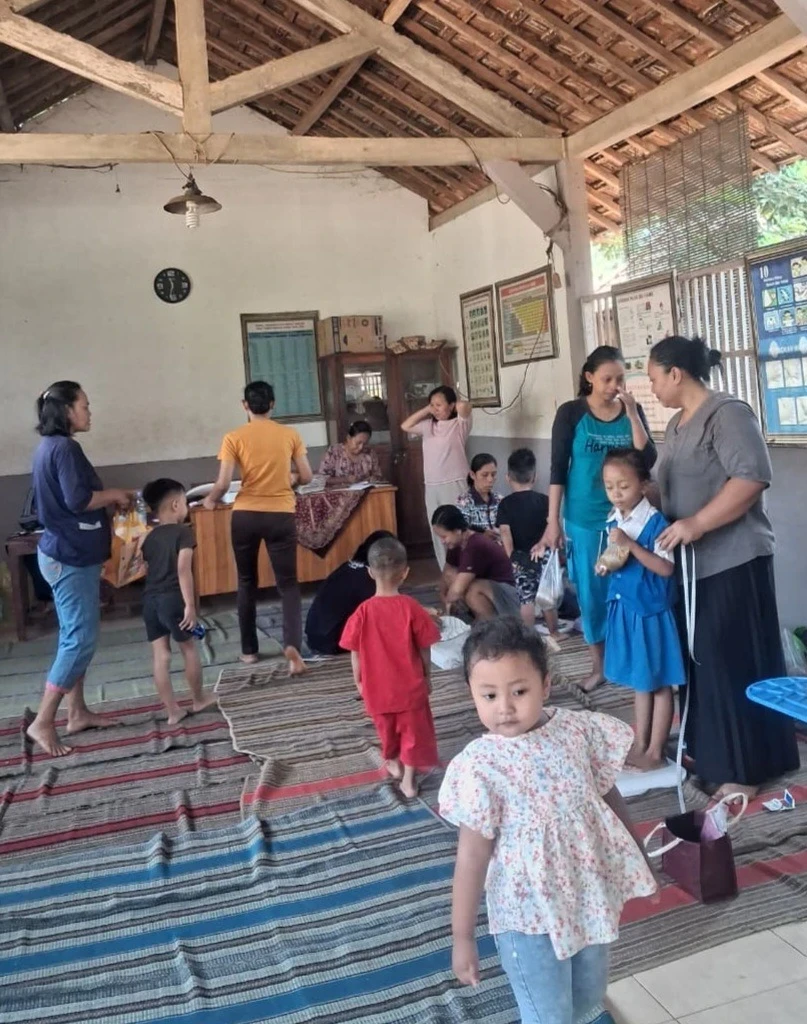 Pelayanan Kesehatan Balita dan Lansia di Posyandu Harapan 5 RW 07 Desa Karanggondang