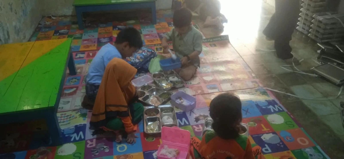 MAKANAN BERGIZI GRATIS