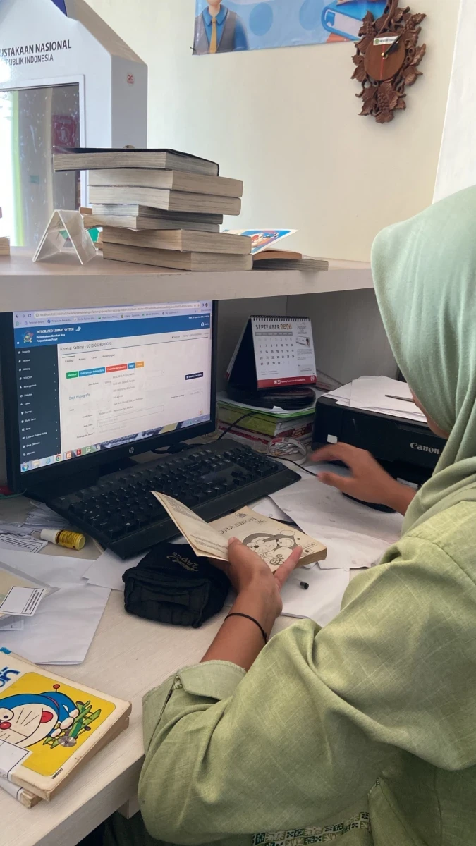 Dari Rak Buku ke Dunia Digital: Penginputan Koleksi di Inlislite