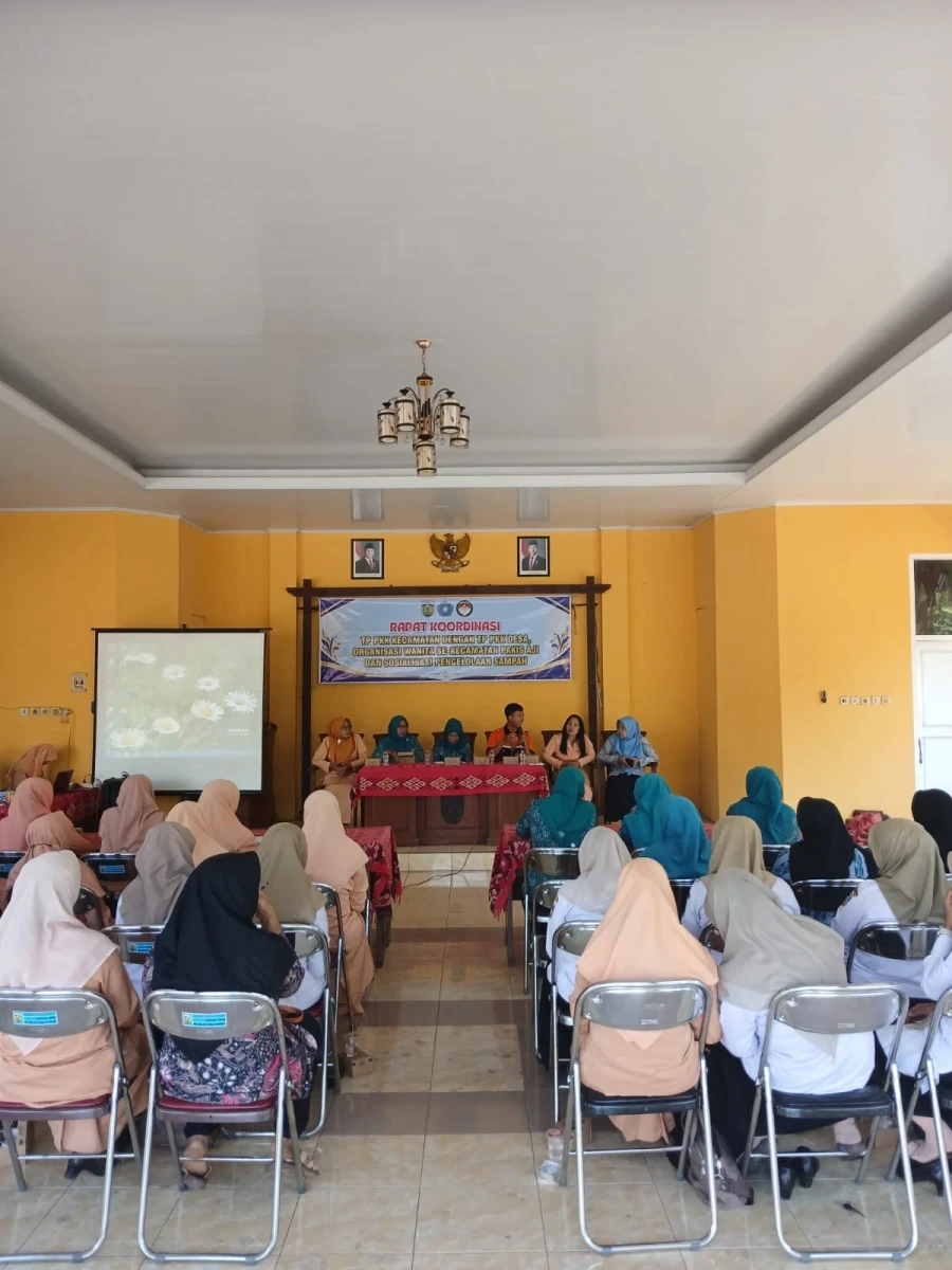 Rapat Koordinasi  TP PKK Desa Organisasi Wanita se-Kecamatan Pakis Aji dan Sosialisasi Pengelolaan Sampah