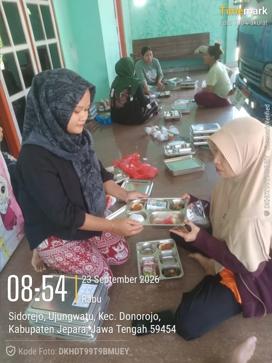 TP.PKK DESA DUKUNG PENDISTRIBUSIAN MBG DI POS 05 RW 02 SIDOREJO