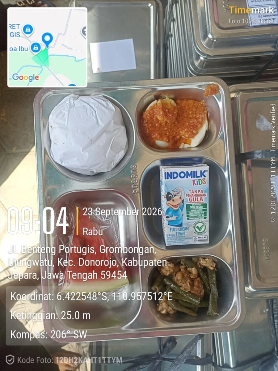 TP.PKK DESA DAMPINGI PENDISTRIBUSIAN MBG DI POS 06 RW 03 GROBOGAN