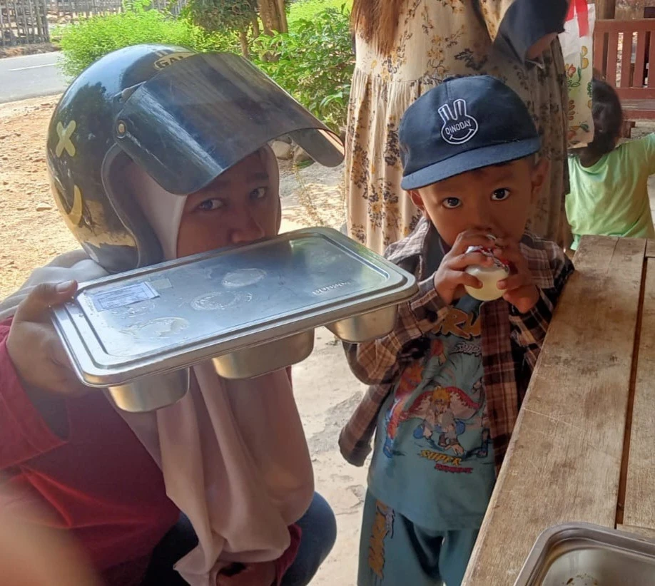 Distribusi MBG Bumil, Busui, dan Balita di Posyandu Harapan 1 Desa Karanggondang
