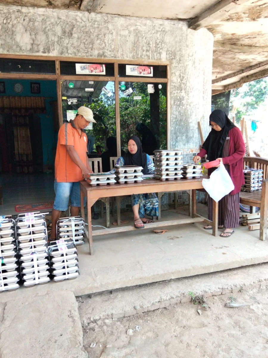 MAKANAN BERGIZI GRATIS