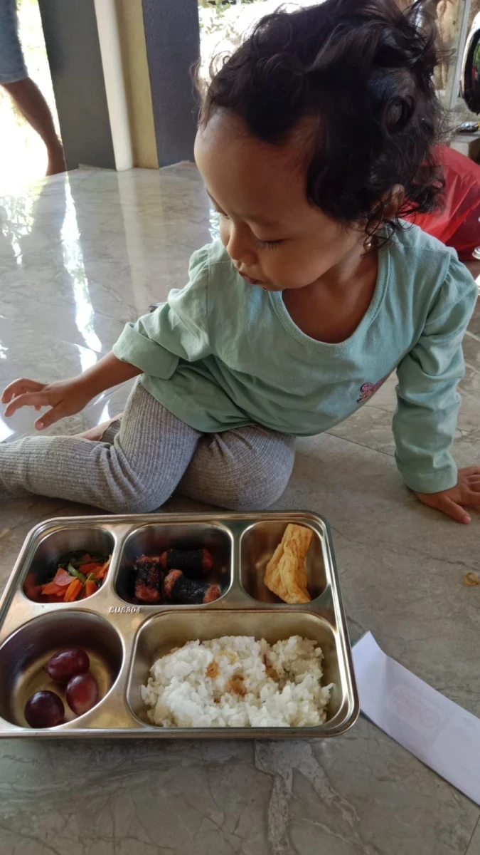 MAKANAN BERGIZI GRATIS