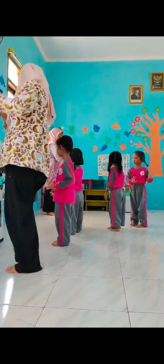 Latihan tari manuk dadali