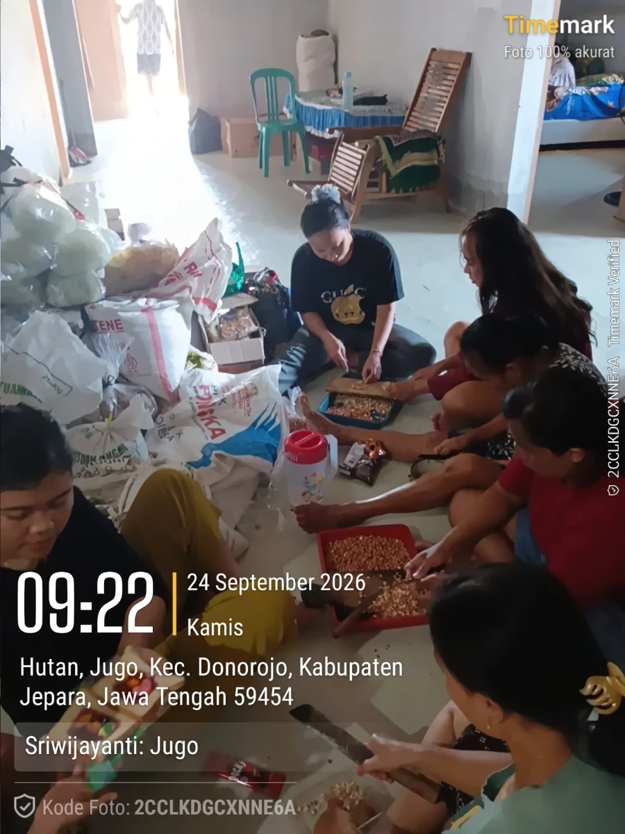 Acara hajatan ala ibu-ibu di Rt 01 Rw 02 Desa jugo 