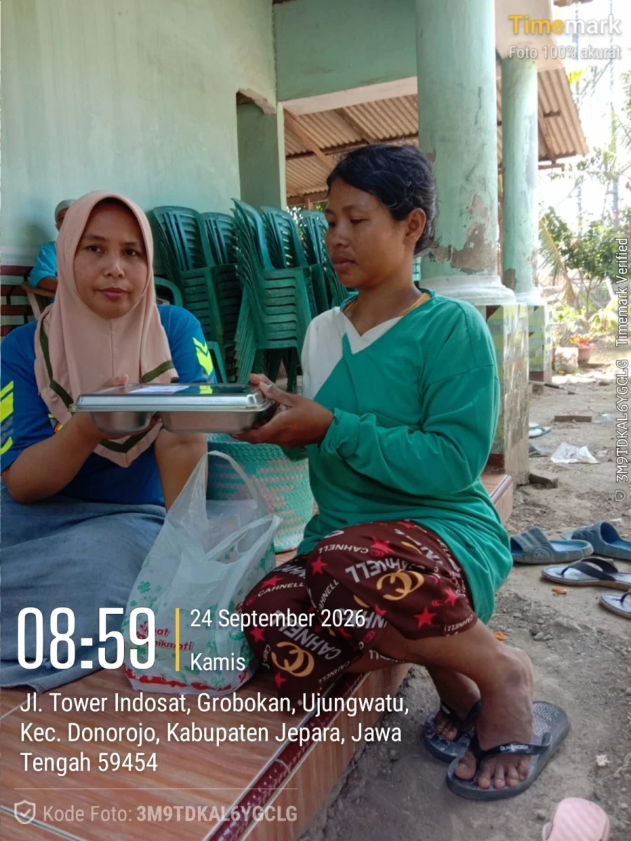 TP.PKK DESA DAMPINGI PENDISTRIBUSIAN MBG DI POS 03 RW 03 GROBOGAN DESA UJUNGWATU