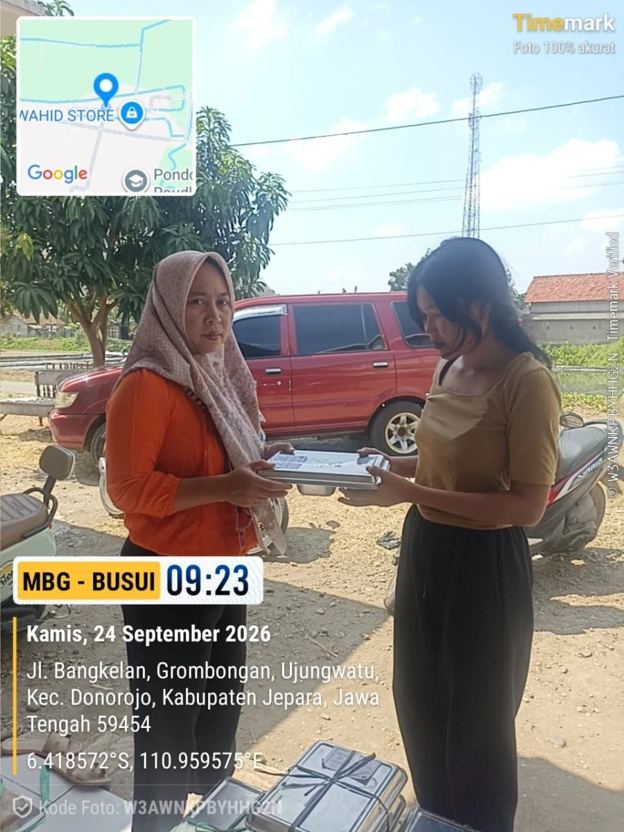 TP.PKK DESA DAMPINGI PENDISTRIBUSIAN MBG DI POS 06 RW 03 GROBOGAN