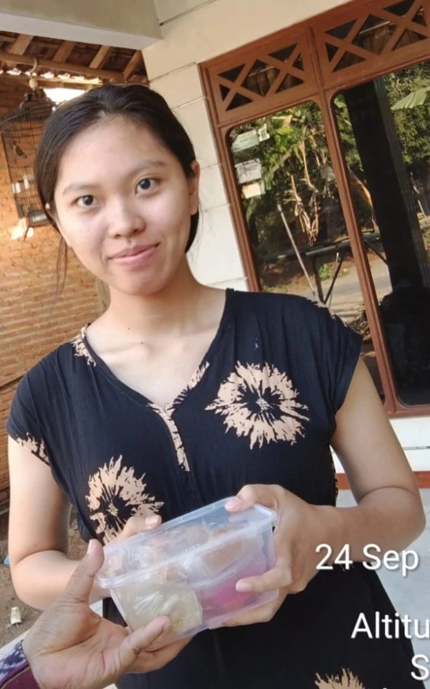 Dukung Kesehatan Ibu Hamil, Pokja 4 TP PKK Karanggondang Salurkan PMT di RW 04
