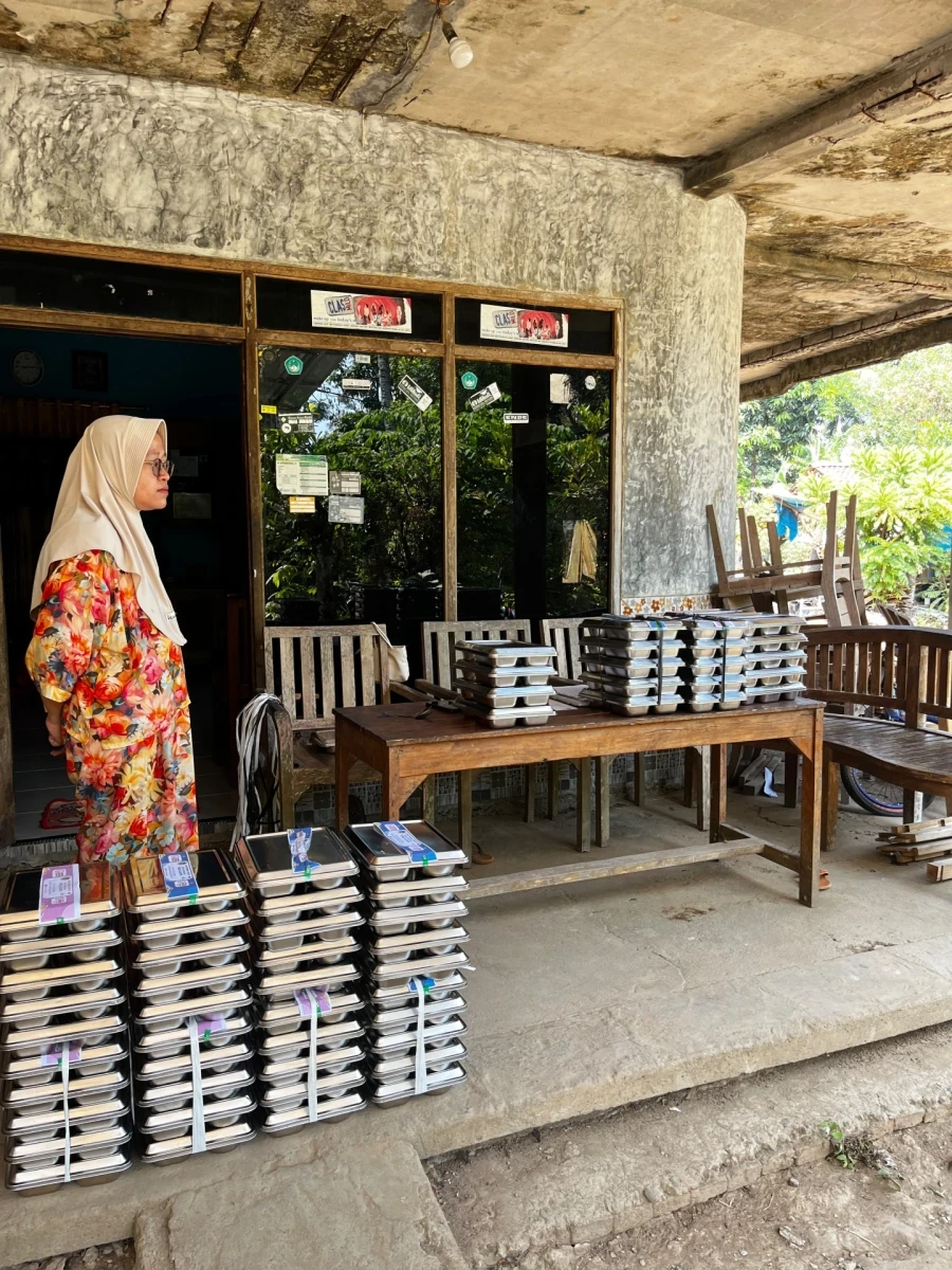 MAKANAN BERGIZI GRATIS
