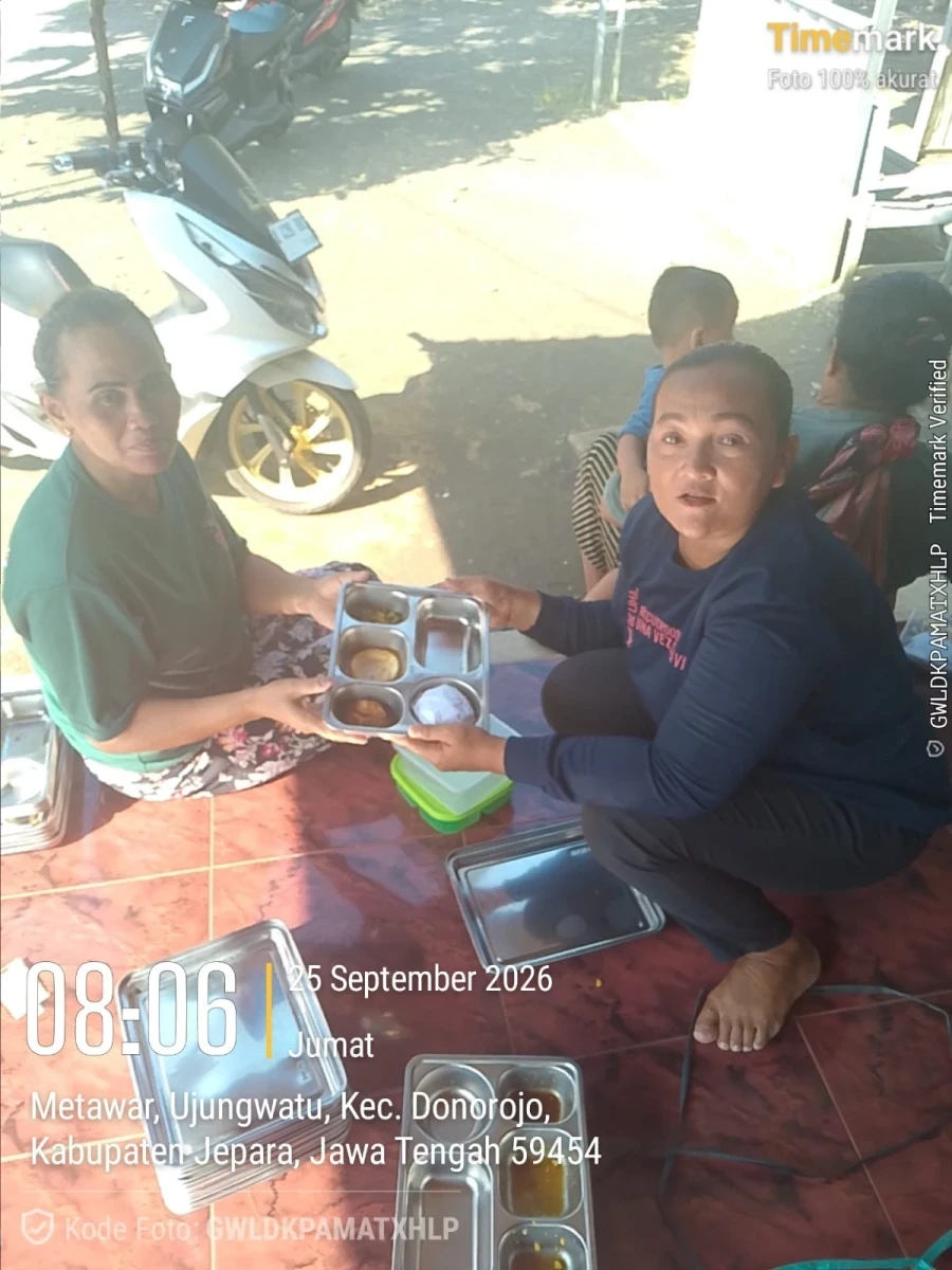 PENDISTRIBUSIAN MBG DI POS 01 RW 01 DUKUH METAWAR  DESA UJUNGWATU
