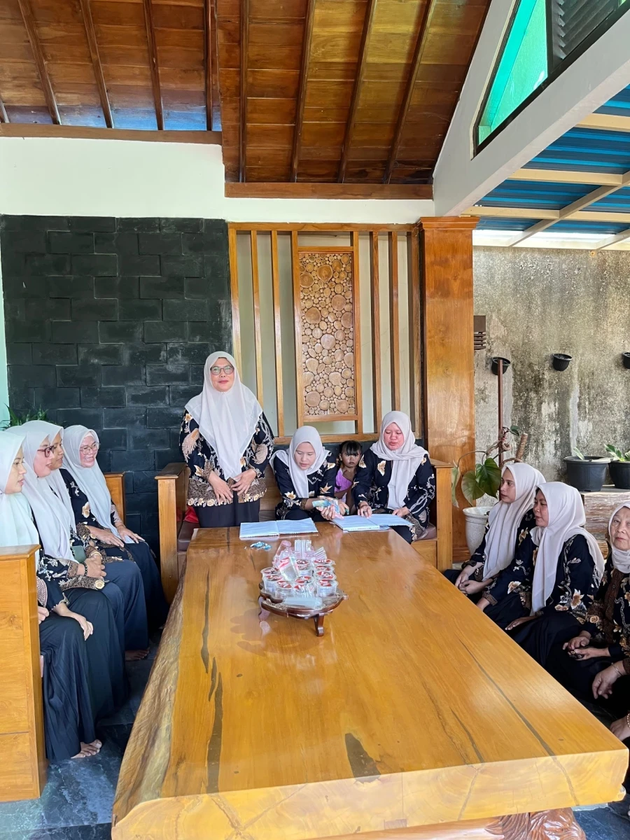 Kegiatan rutin PKK RW 4 Banyumanis