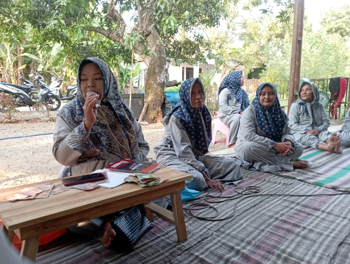 Perkuat Gerakan PKK di Tingkat Keluarga, TP PKK RT 002 RW 001 Gelar Sosialisasi Caping PKK
