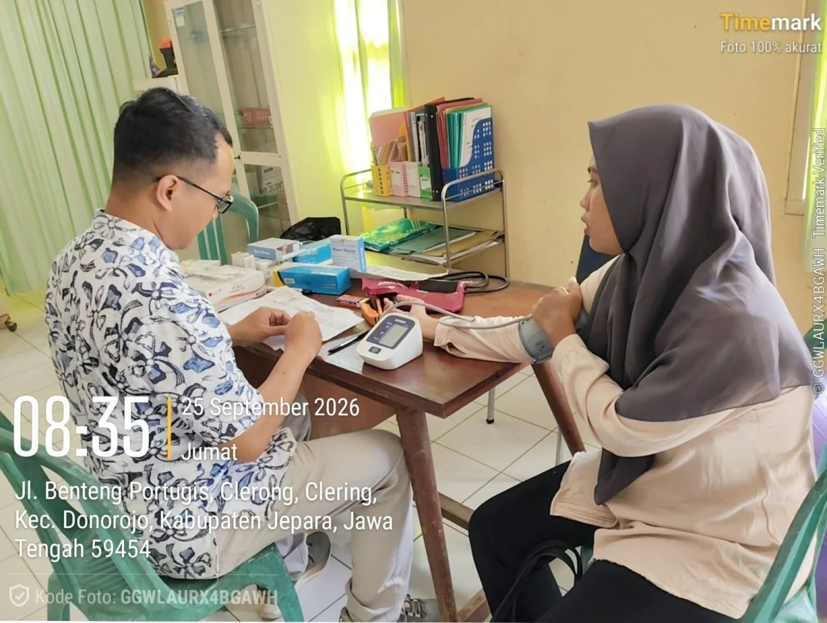 TP.PKK BERSAMA KADER KESEHATAN DAMPINGI SAFARI KB DI PUSKESMAS DONOROJO