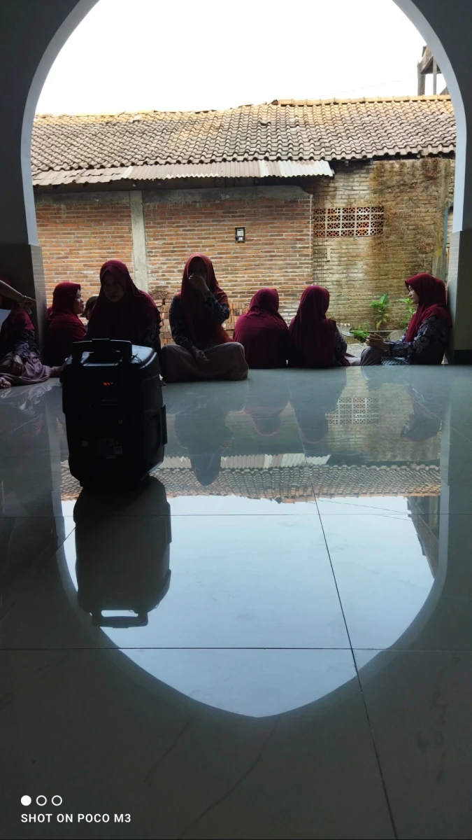 Kegiatan rutinan pkk rt 07/08 tahunan gang subur
