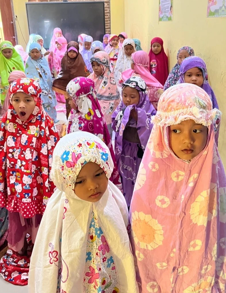 Menanamkan Benih Ketakwaan Sejak Dini Melalui Praktik Sholat Berjamaah