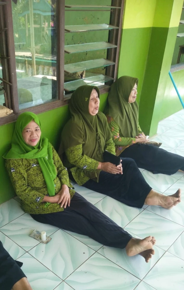 Mempererat Ukhuwah dan Syiar Islam: Rutinan Tahlil Muslimat NU di Gedung MI Karanggondang