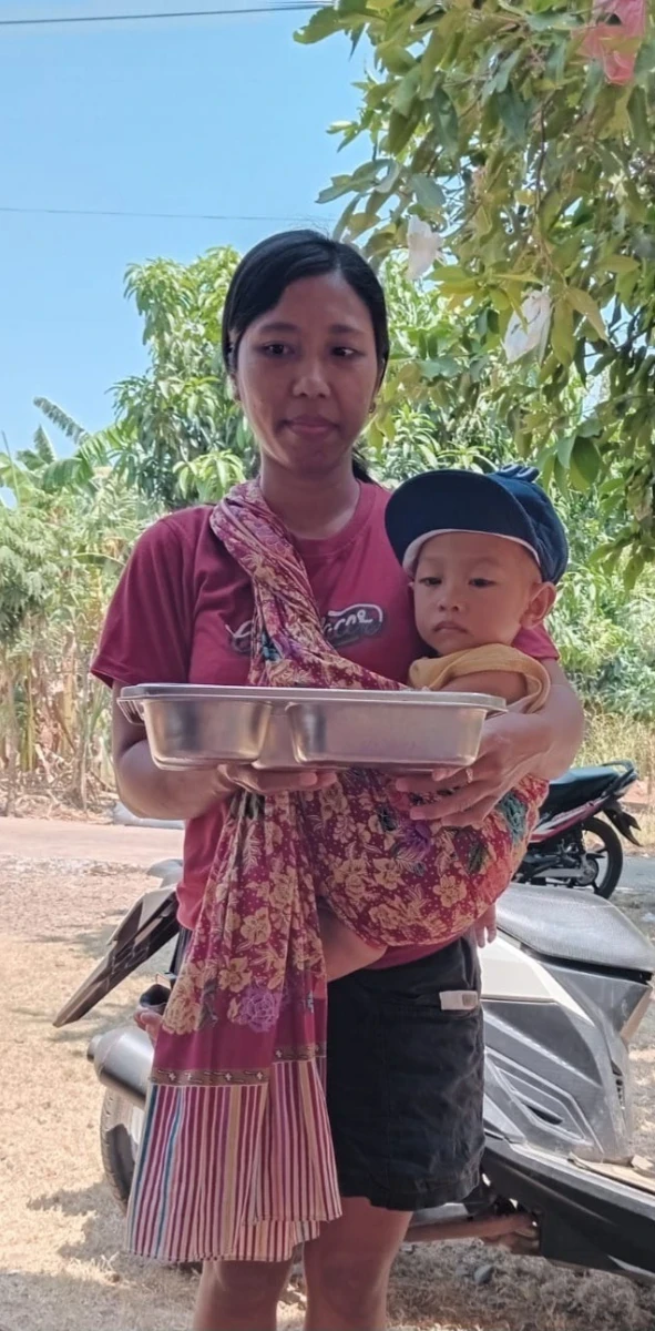 Penyaluran Makan Bergizi Gratis (MBG) untuk Ibu Hamil, Busui, dan Balita di Posyandu Harapan 4 Desa Karanggondang