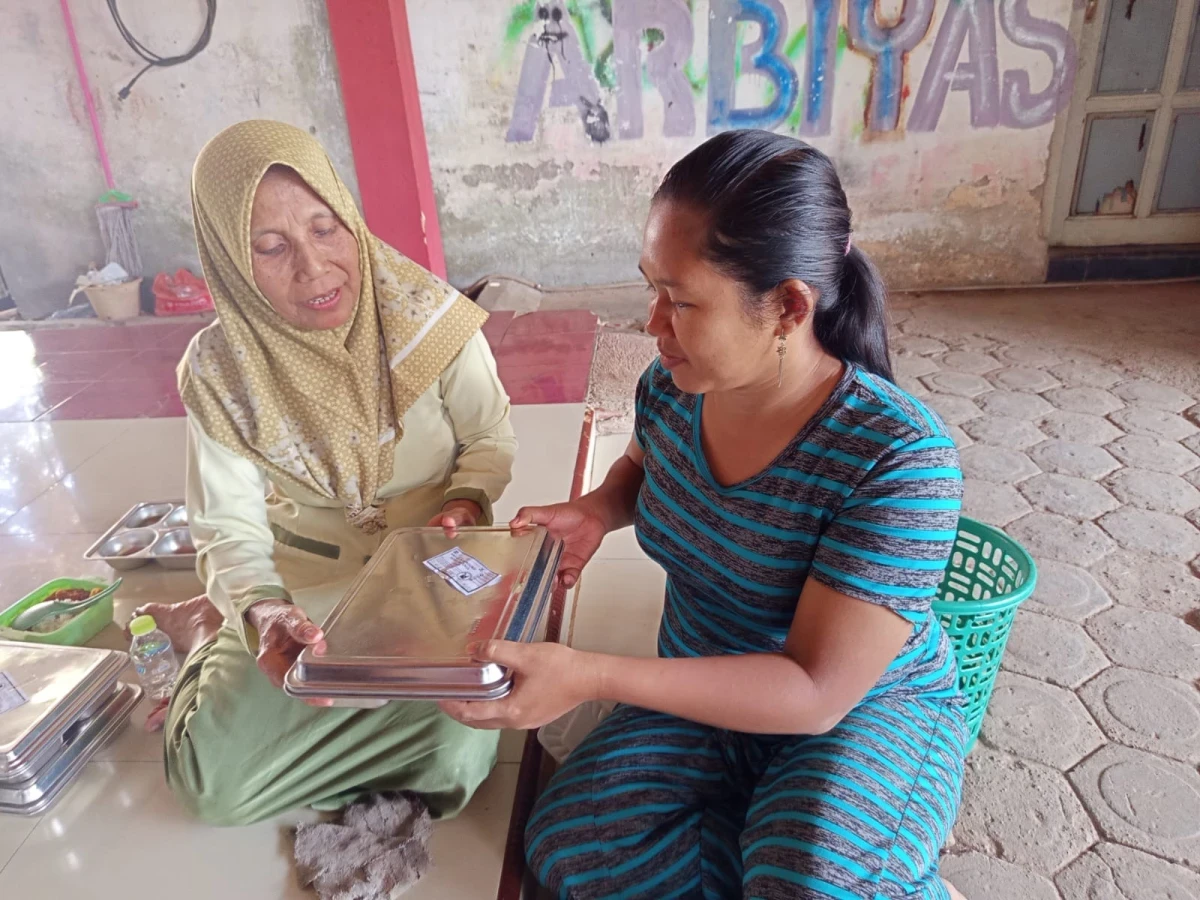 PEMBAGIAN MBG UNTUK IBU HAMIL DAN BALITA DI POS PANDAN 3 DESA KEDUNGCINO