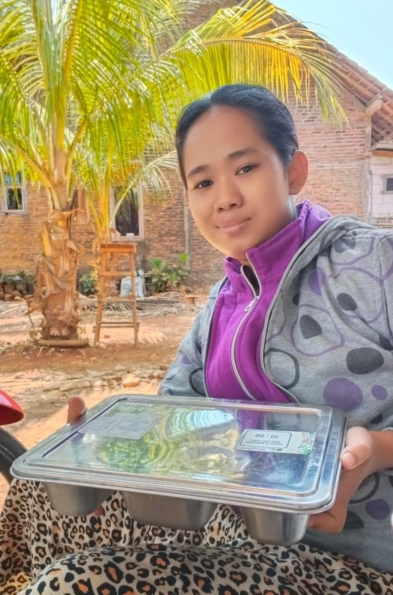 Tingkatkan Kesehatan Ibu dan Anak: Penyaluran Makan Bergizi Gratis (MBG) di Posyandu Harapan 8 RW 02 Karanggondang